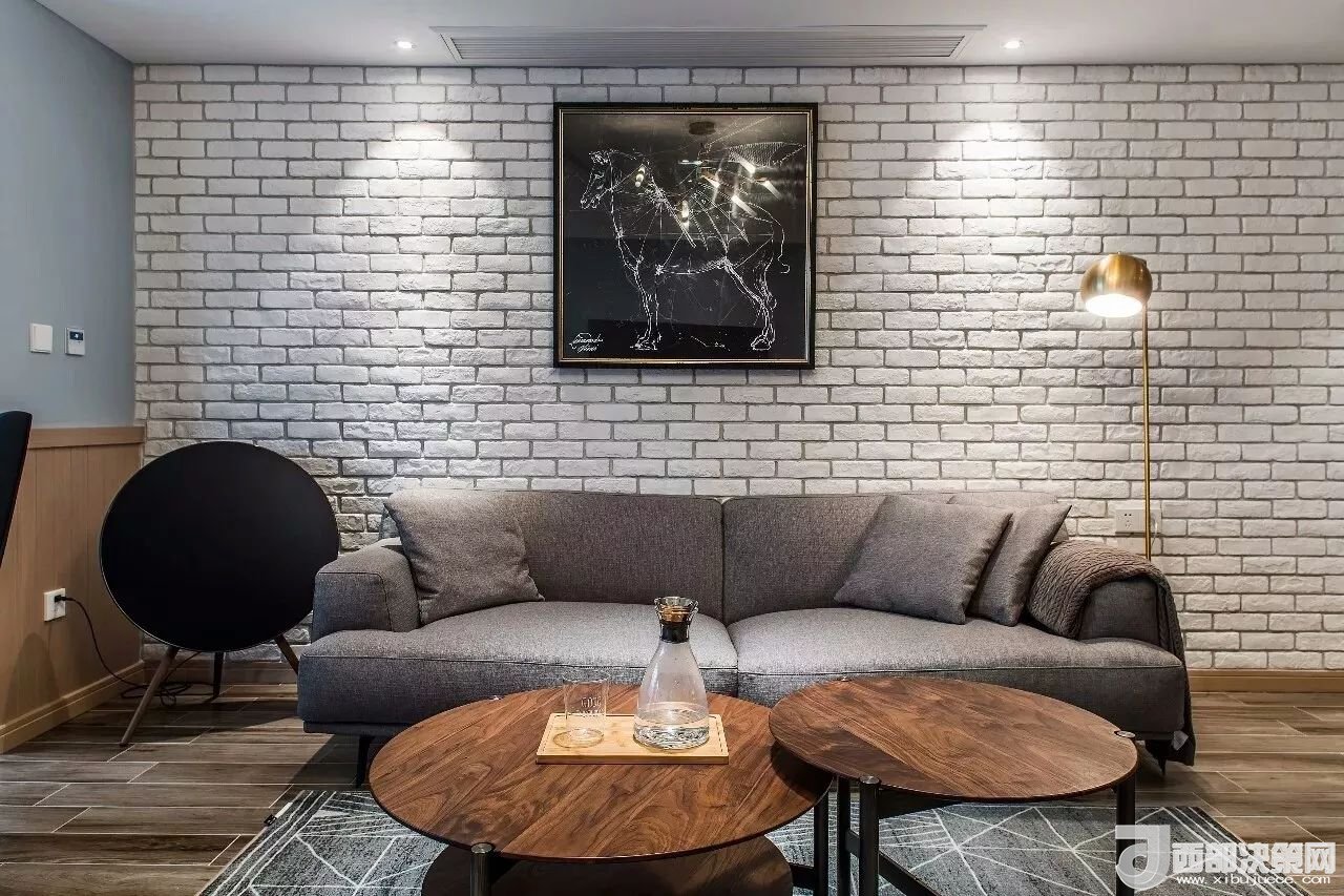 沙發(fā)背景墻選對(duì)裝飾畫，才能美了整個(gè)客廳空間！