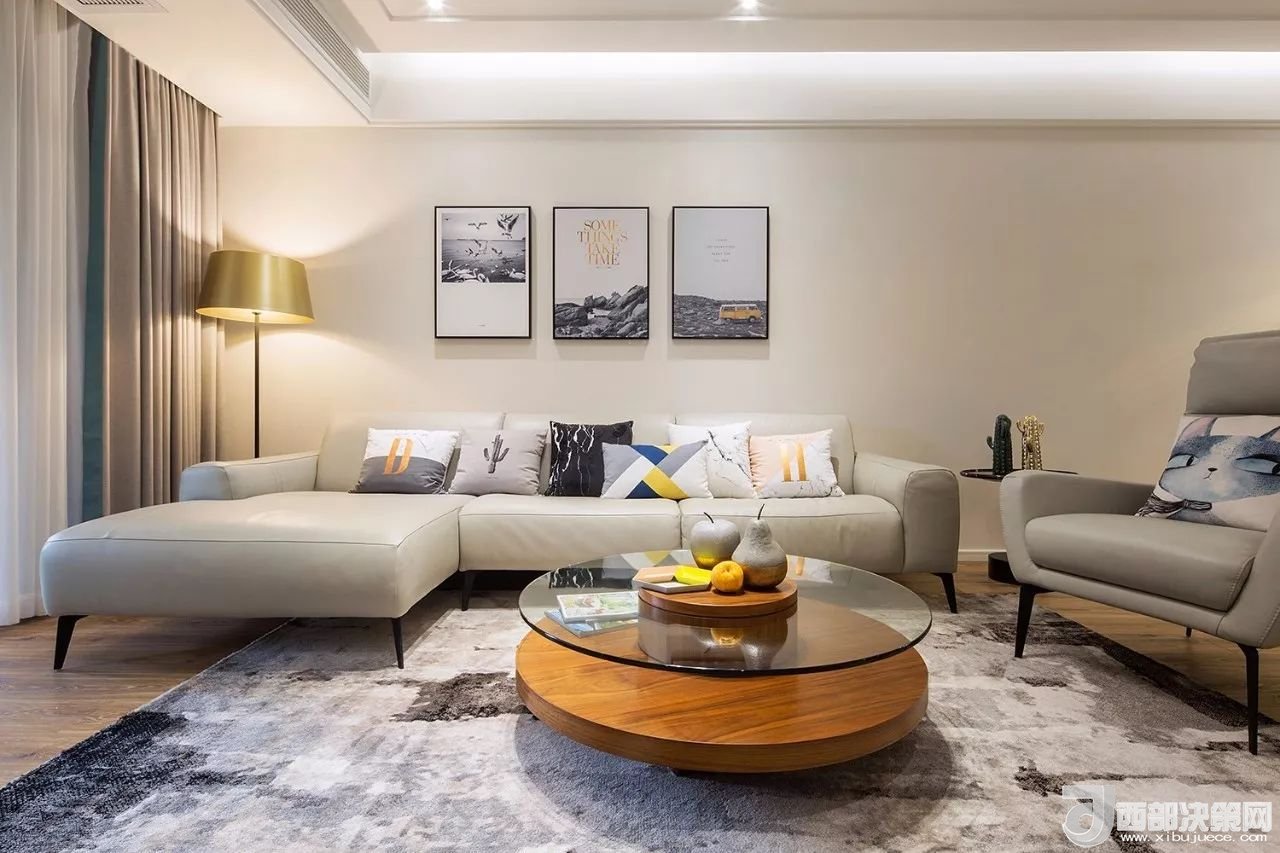 沙發(fā)背景墻選對(duì)裝飾畫，才能美了整個(gè)客廳空間！