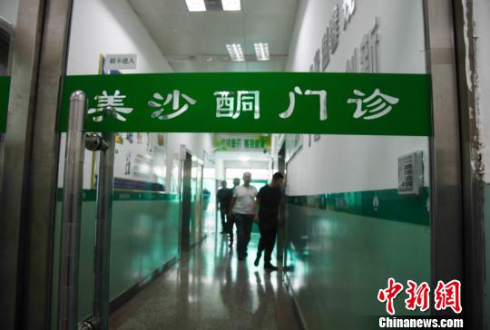 有數(shù)據(jù)顯示，十年來，山西省司法行政戒毒系統(tǒng)累計收治戒毒人員總數(shù)6萬余人。截至目前，在冊強制隔離戒毒人員、自愿戒毒人員、戒毒康復(fù)人員、美沙酮維持治療人員共1.2萬余人。　王建軍 攝