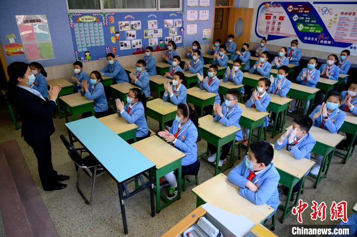 學校是人群密集場所，山西省疫情防控工作領導小組要求，要周密閉環(huán)做好疫情防控?！№f亮 攝