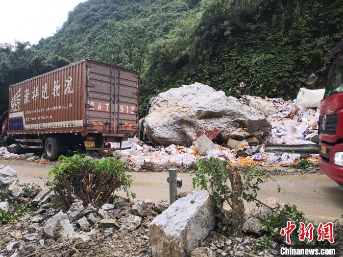 事故現(xiàn)場。　黃鵬 攝