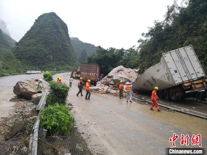 事故現(xiàn)場?！↑S鵬 攝