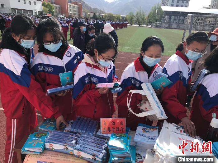 圖為西藏自治區(qū)應急管理廳在學校開展安全生產宣傳(資料圖)。西藏自治區(qū)應急管理廳 供圖