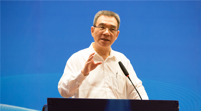 林毅夫發(fā)表演講。（資料圖）