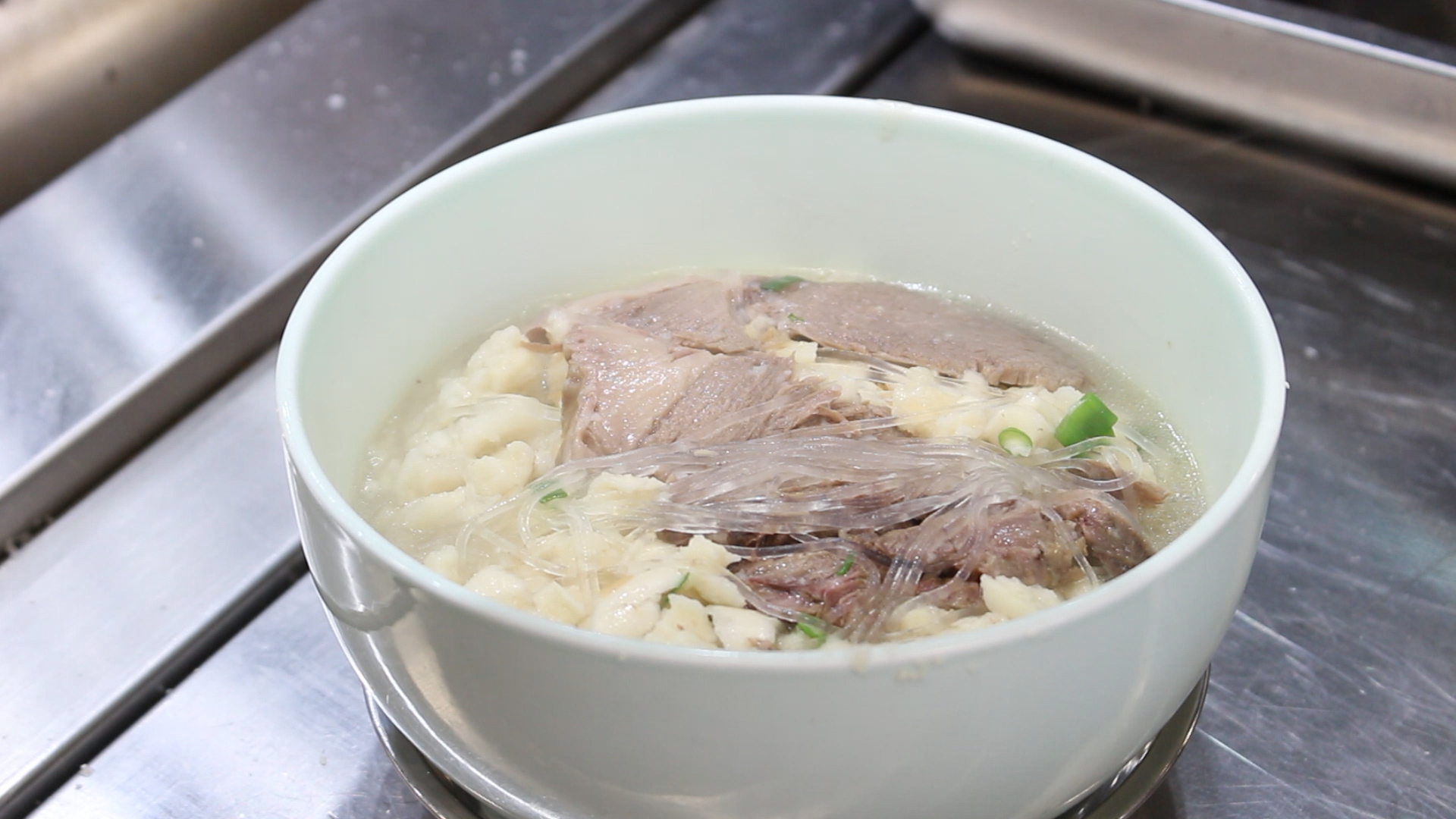 【陜菜大師和他們的拿手菜】烏平：“知足者常樂，食客愛吃我做的牛羊肉泡饃，就是我最大的滿足”_fororder_圖片8