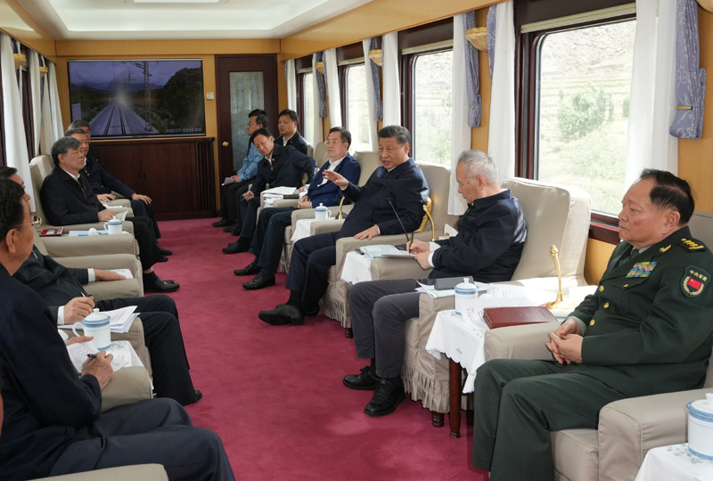 2021年7月22日，習(xí)近平總書記乘坐專列實(shí)地察看拉林鐵路沿線建設(shè)情況，深入研究有關(guān)問題。